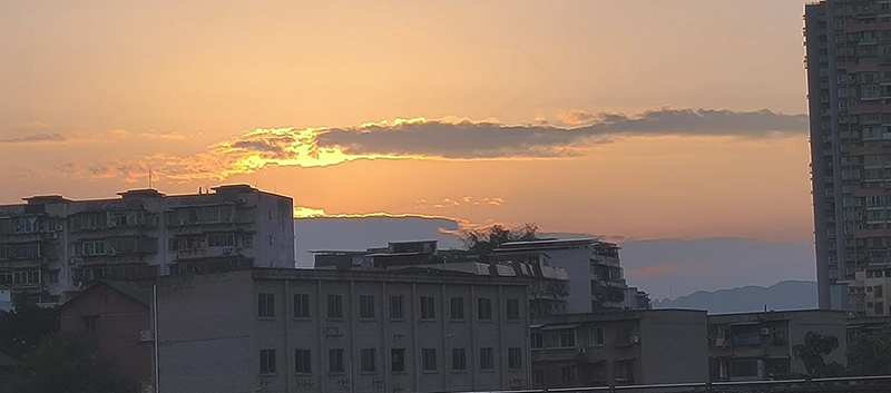 炎夏的云(圖1) 炎夏的云(圖1)