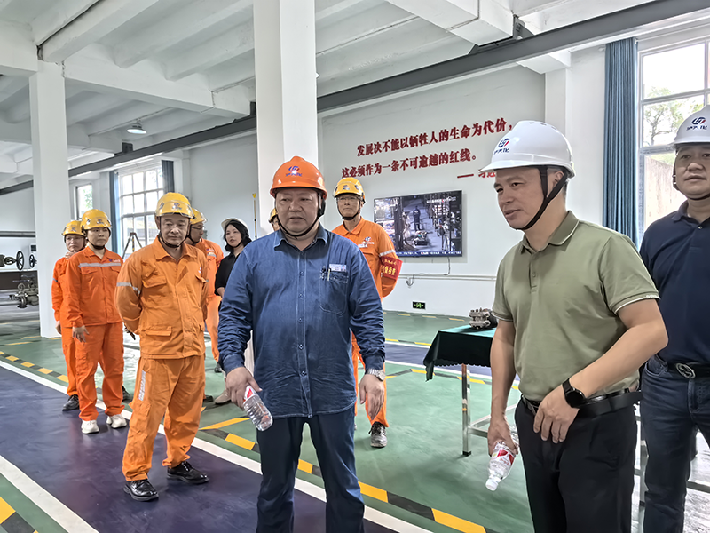 瀘天化集團(tuán)公司外部董事赴弘旭公司調(diào)研指導(dǎo)工作(圖4) 瀘天化集團(tuán)公司外部董事赴弘旭公司調(diào)研指導(dǎo)工作(圖4)