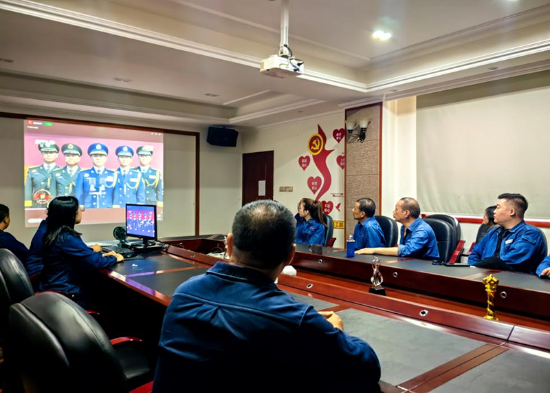  弘旭公司組織觀看九三閱兵式，激發(fā)愛(ài)國(guó)熱情(圖3)
