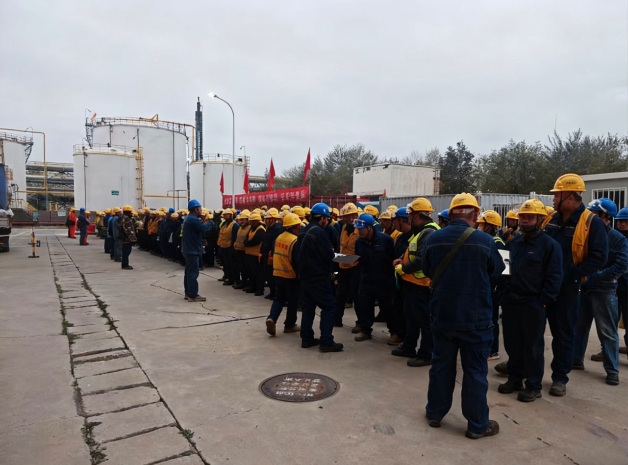 最大晨會！弘旭公司和寧大修項目部組織安全晨會(圖1)